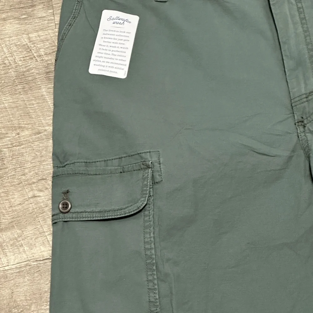 Men's IZOD Saltwater 42 XL Chino Khakis Cargo Utility Shorts Olive Green NWT - Picture 5 of 8